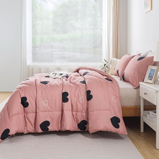 Love Pattern Girls Pink Comforter Set King Size, Cameo Brown Cute Love Heart Sexy Comforter Bedding Set for All Seasons, Soft Microfiber 3 Pieces Comforter Set with Pillowcases