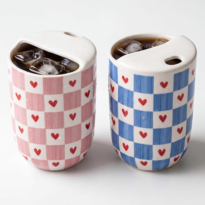Hushee 2 Pack 16 oz Ceramic Coffee Mugs with Sip Hole, Retro Hand-painted Ceramic Travel Mug, Cute Blue Pink White Hearts Plaid Design, Microwave & Dishwasher Safe, Ideal Gifts for Coffee Lovers