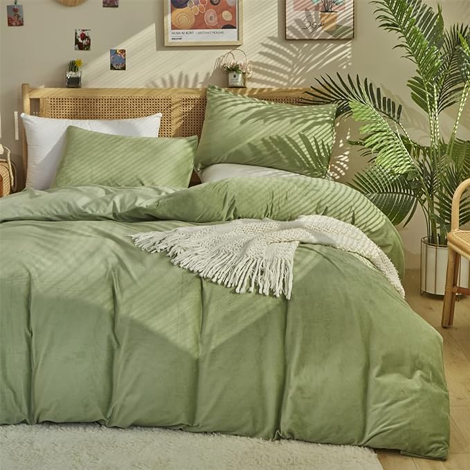 Wellboo Sage Green Velvet Comforter Sets California King Light Green Fluffy Bedding Cal King Solid Color Flannel Quilt Women Men Grass Green Comforters Micromink Sherpa Fuzzy Warm Plush Bedding Soft