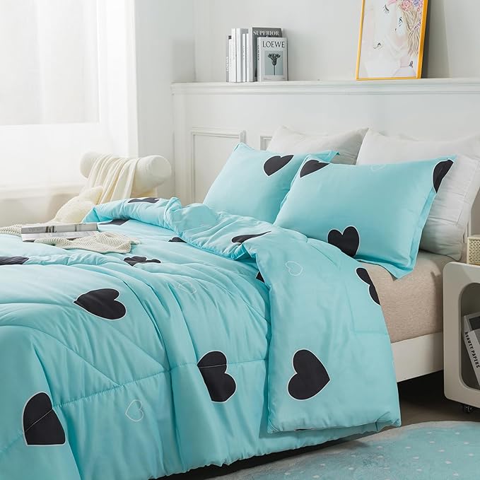 Heart Pattern Girls Comforter Set Twin Size, Light Blue Cute Love Print Comforter Bedding Set, Soft Microfiber Comforter Set with Pillowsham