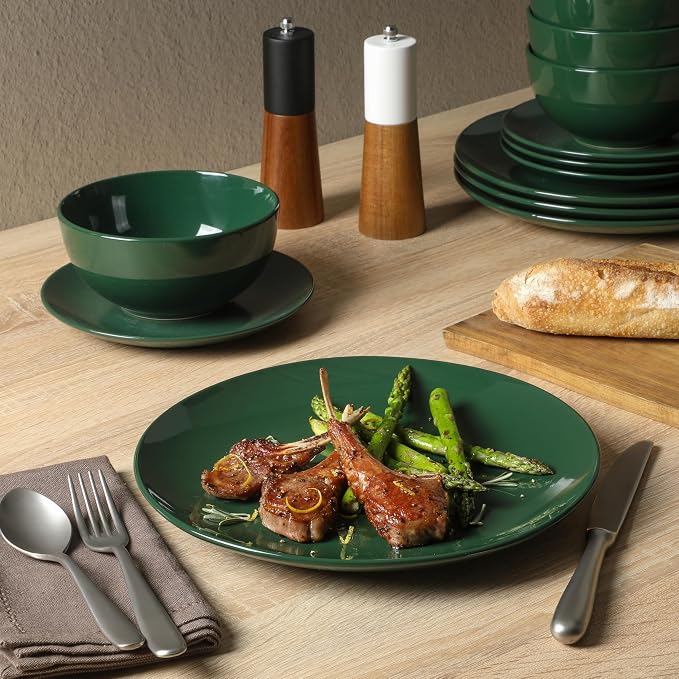 Gibson Home Simple Essential (Service for 4) 12 Piece Plates and Bowls Porcelain Solid Color Dishes Ceramic Dinnerware Set - Hunter Green
